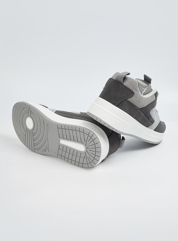 Fashionable Men’s Colorblock Sneakers Designed for Everyday Wear and Contemporary Street Style