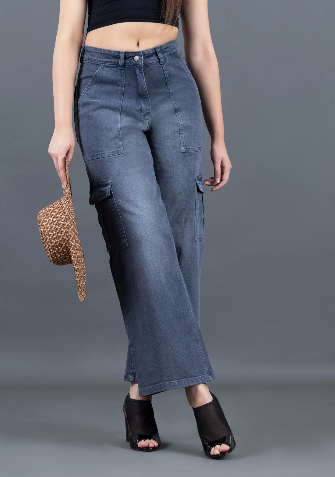 Versatile Women’s Carbon Black Straight Fit Denim Jeans for Casual and Office Wear