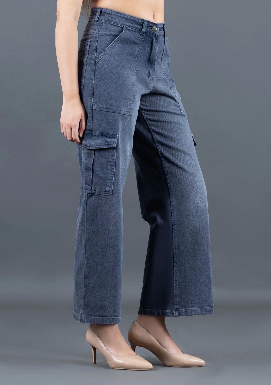 Versatile Women’s Carbon Black Straight Fit Denim Jeans for Casual and Office Wear