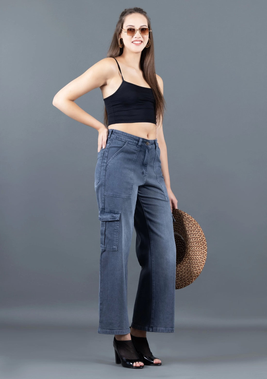 Versatile Women’s Carbon Black Straight Fit Denim Jeans for Casual and Office Wear