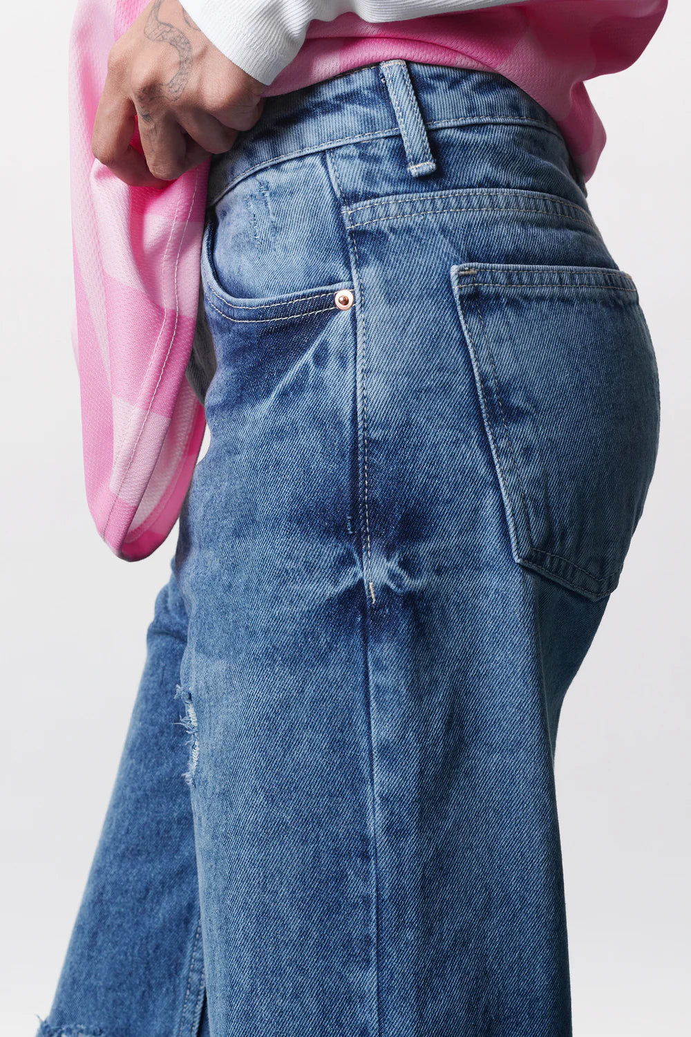 Everyday Wear Chill Blue Ripped Straight Denim Jeans for Women