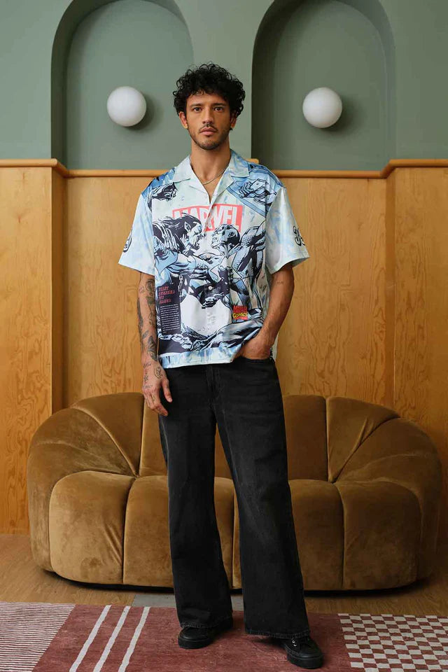 Relaxed Fit Oversized Shirt with Battle Stars Print Perfect for Brunch and Outings