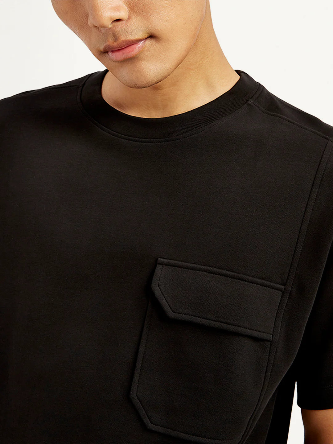 Trendy Men’s Solid Crew Neck Utility T-Shirt Perfect for Smart Casual and Streetwear