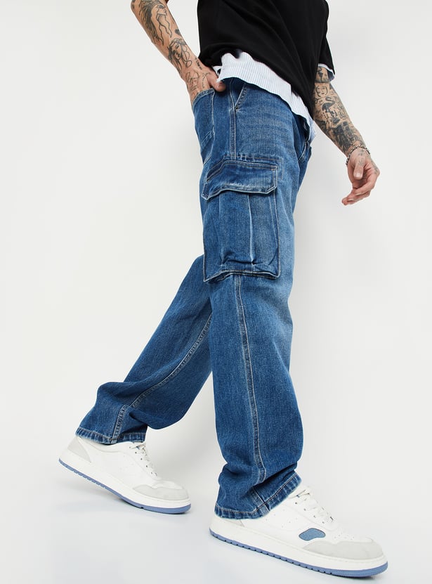 Versatile Loose Fit Washed Cargo Jeans for Men Suitable for Outdoor Adventures and Daily Wear