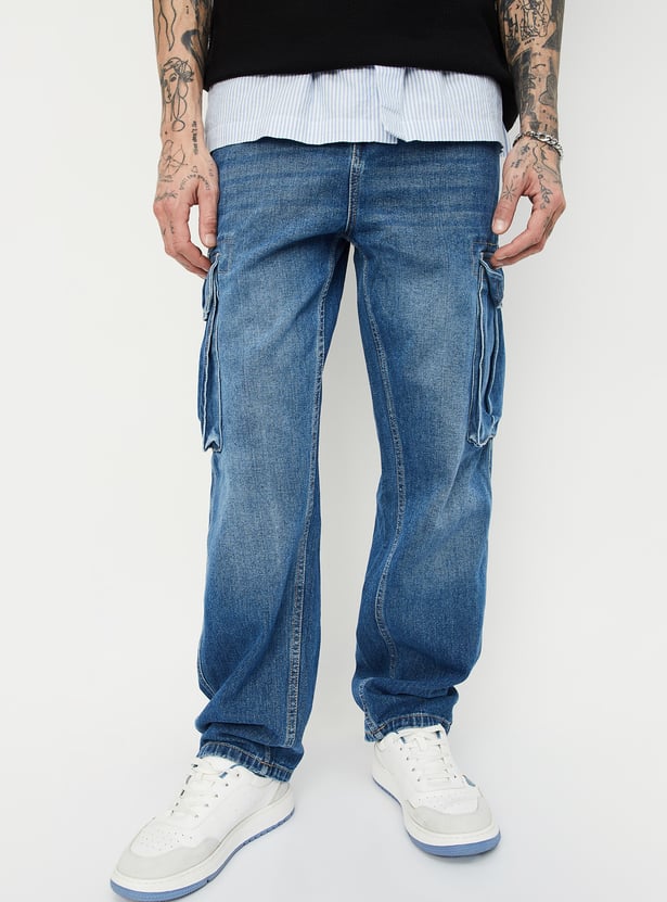 Versatile Loose Fit Washed Cargo Jeans for Men Suitable for Outdoor Adventures and Daily Wear