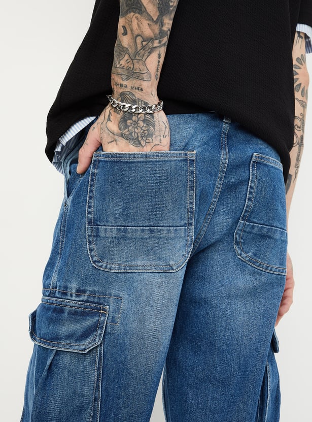 Versatile Loose Fit Washed Cargo Jeans for Men Suitable for Outdoor Adventures and Daily Wear