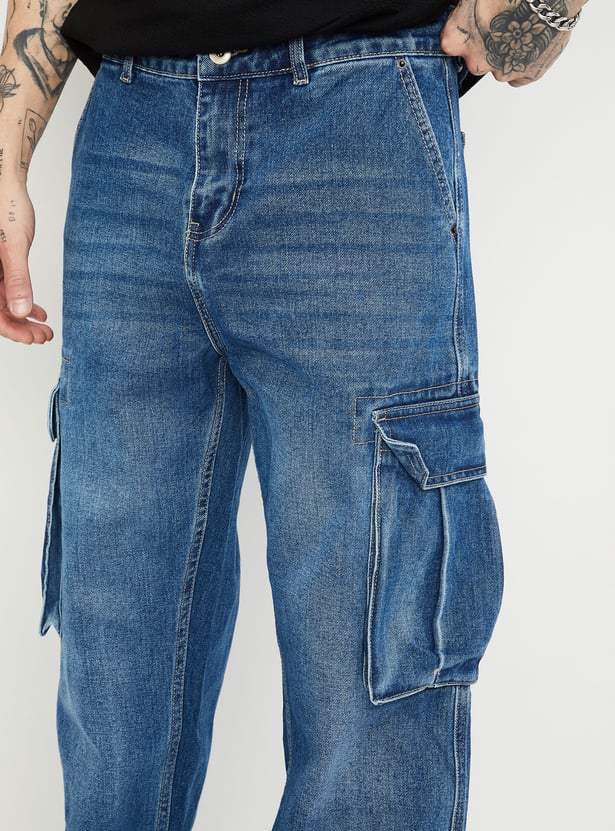 Versatile Loose Fit Washed Cargo Jeans for Men Suitable for Outdoor Adventures and Daily Wear