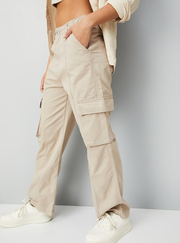 Lightweight Women’s Solid Cargo Jeans Mid-Rise Stretchy Fabric for All Day Wear