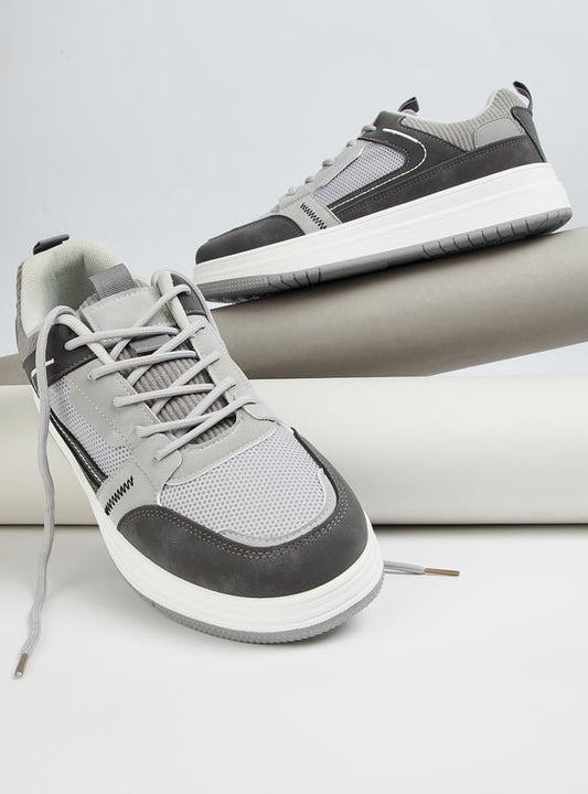 Fashionable Men’s Colorblock Sneakers Designed for Everyday Wear and Contemporary Street Style