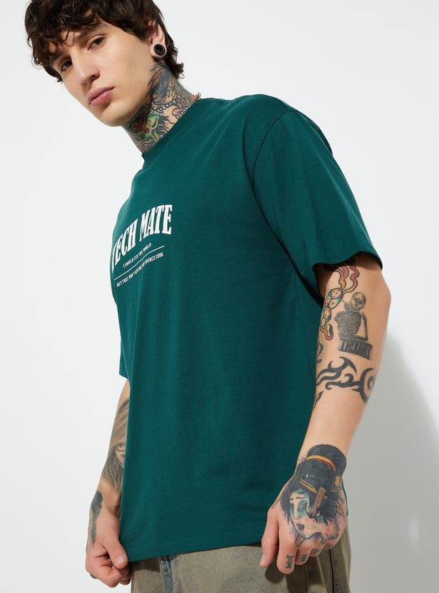 Relaxed Fit Men’s Back Print Oversized T-Shirt in Soft Cotton Fabric for Modern Street Style