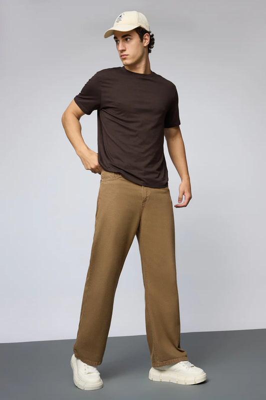 Stylish Golden Brown Men’s Wide Leg Jeans Comfortable Cotton Denim for Casual and Everyday Wear
