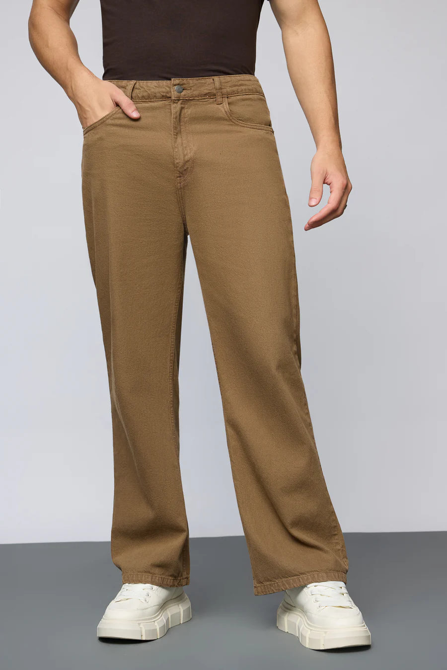 Stylish Golden Brown Men’s Wide Leg Jeans Comfortable Cotton Denim for Casual and Everyday Wear