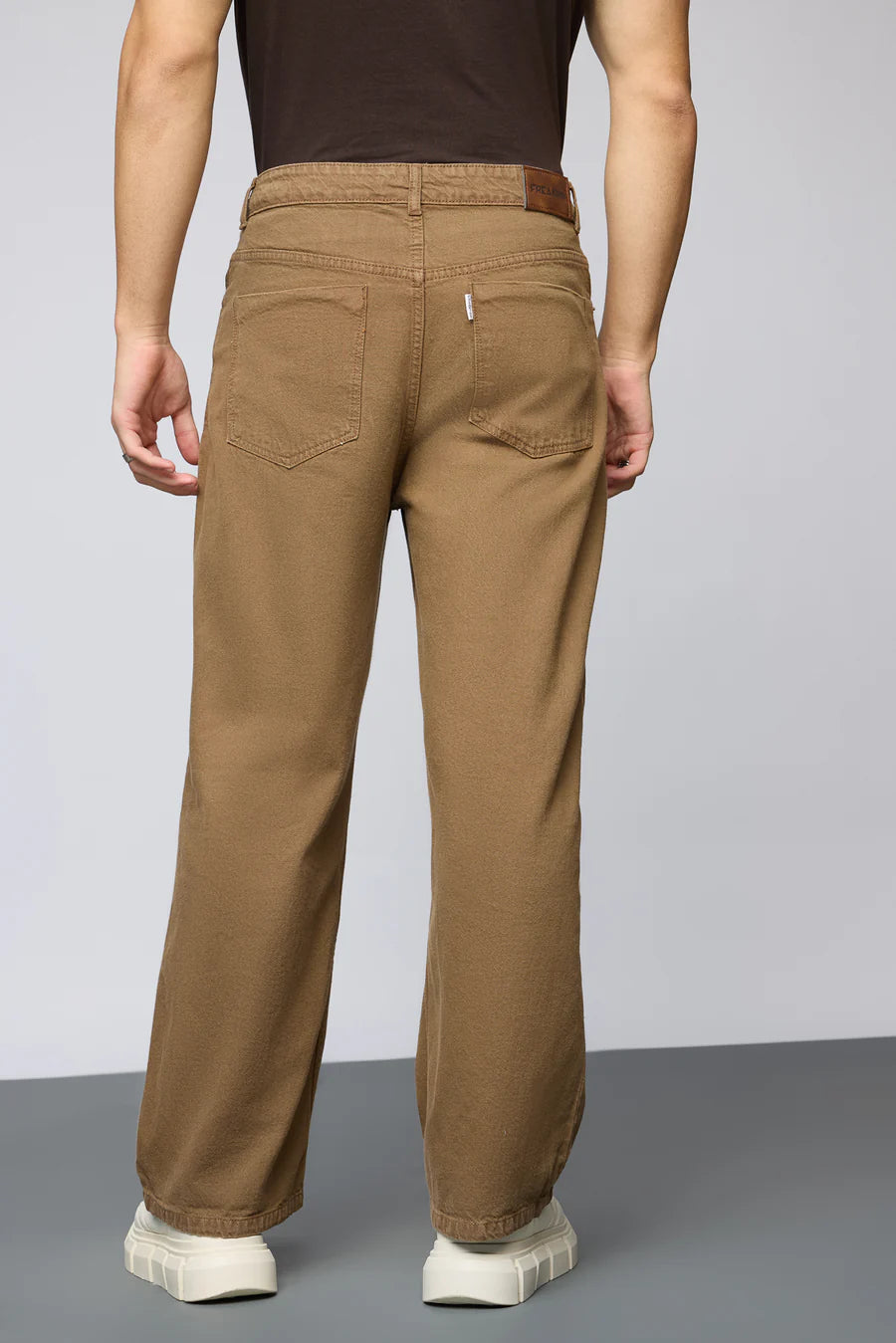 Stylish Golden Brown Men’s Wide Leg Jeans Comfortable Cotton Denim for Casual and Everyday Wear