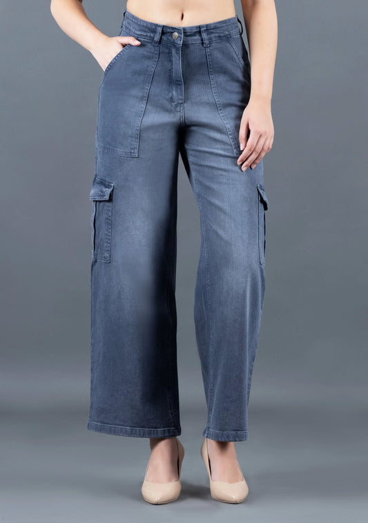 Versatile Women’s Carbon Black Straight Fit Denim Jeans for Casual and Office Wear