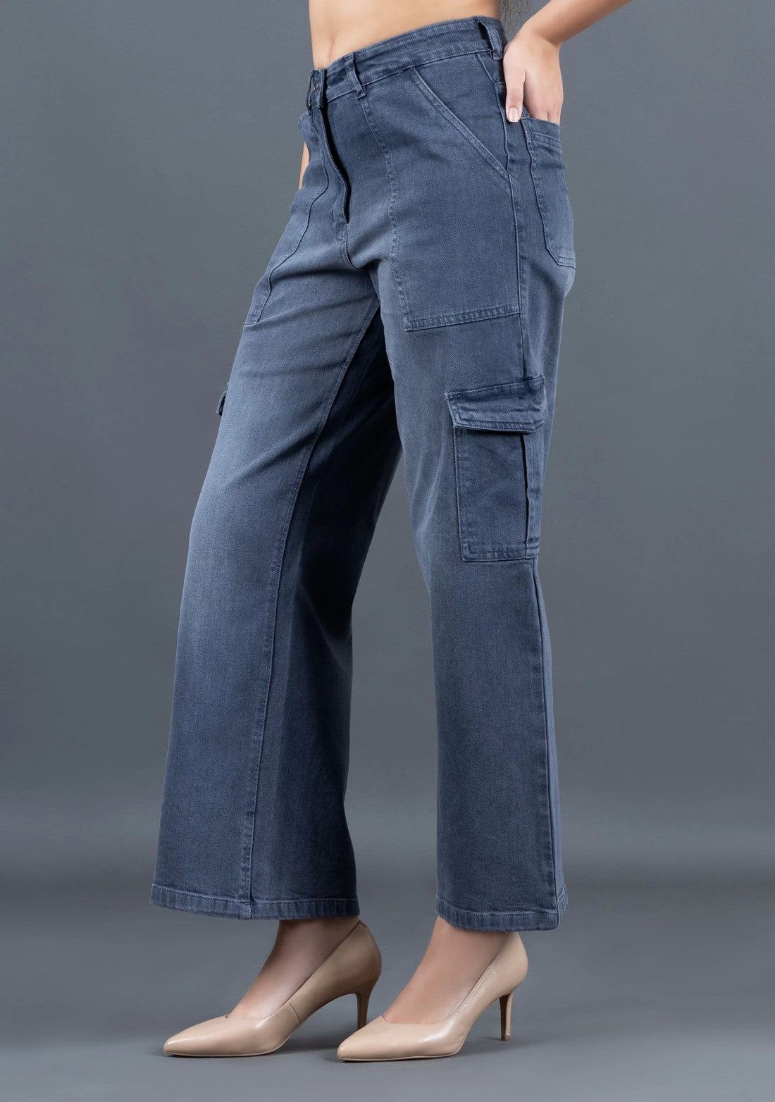 Versatile Women’s Carbon Black Straight Fit Denim Jeans for Casual and Office Wear