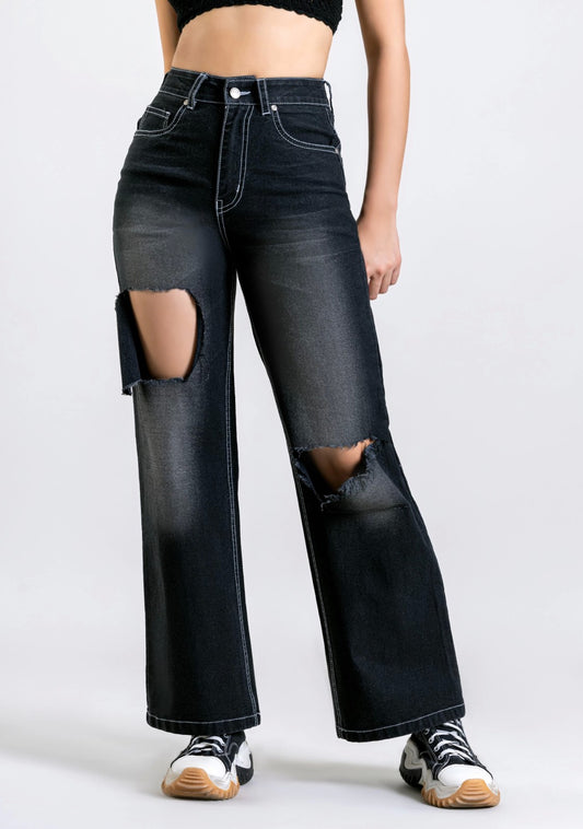 Fashionable Women’s Black Wide-Leg Jeans with Distressed Finish and High Waist