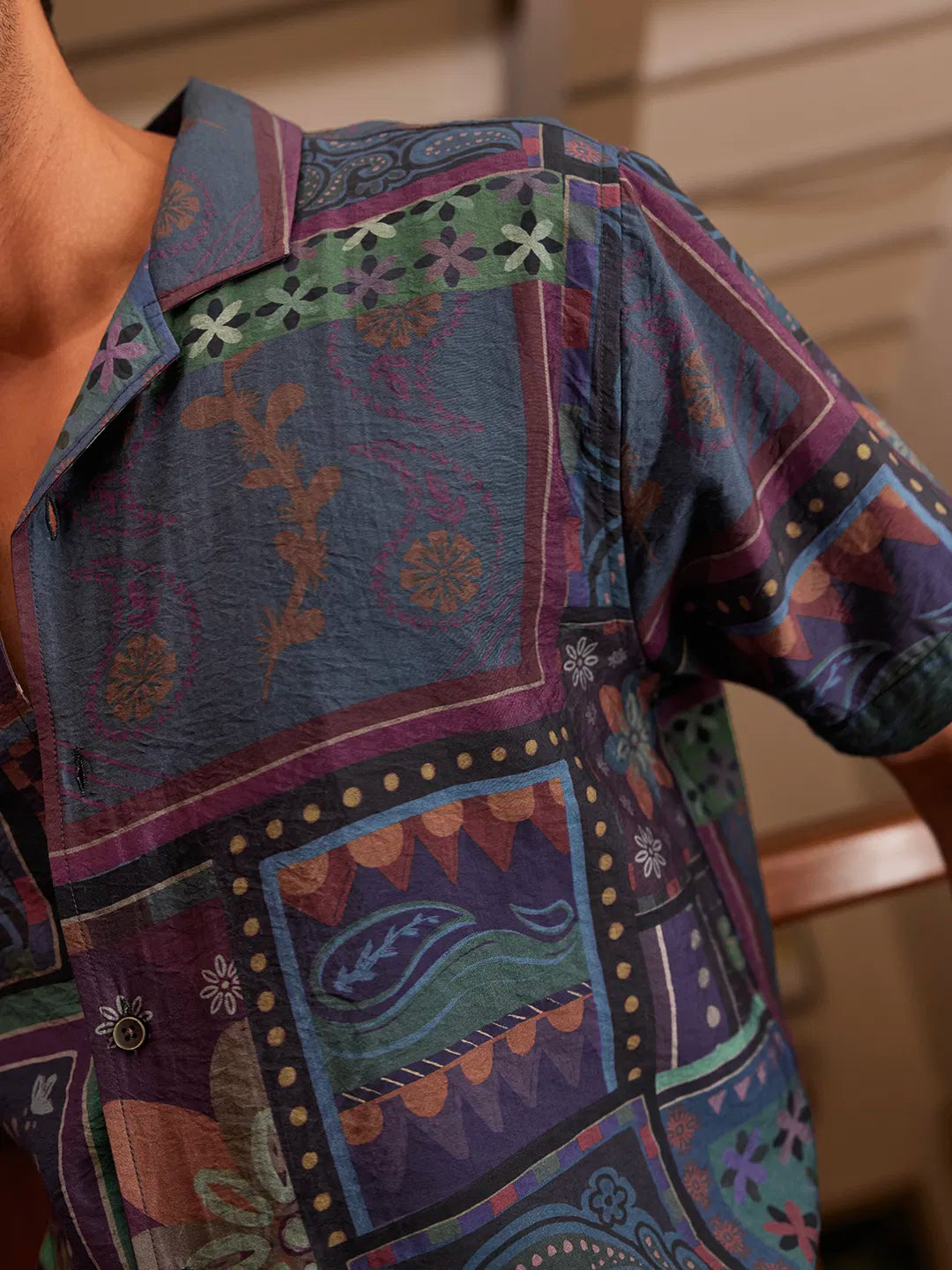 Modern Men’s Dark Paisley Casual Shirt with Relaxed Half Sleeve Fit