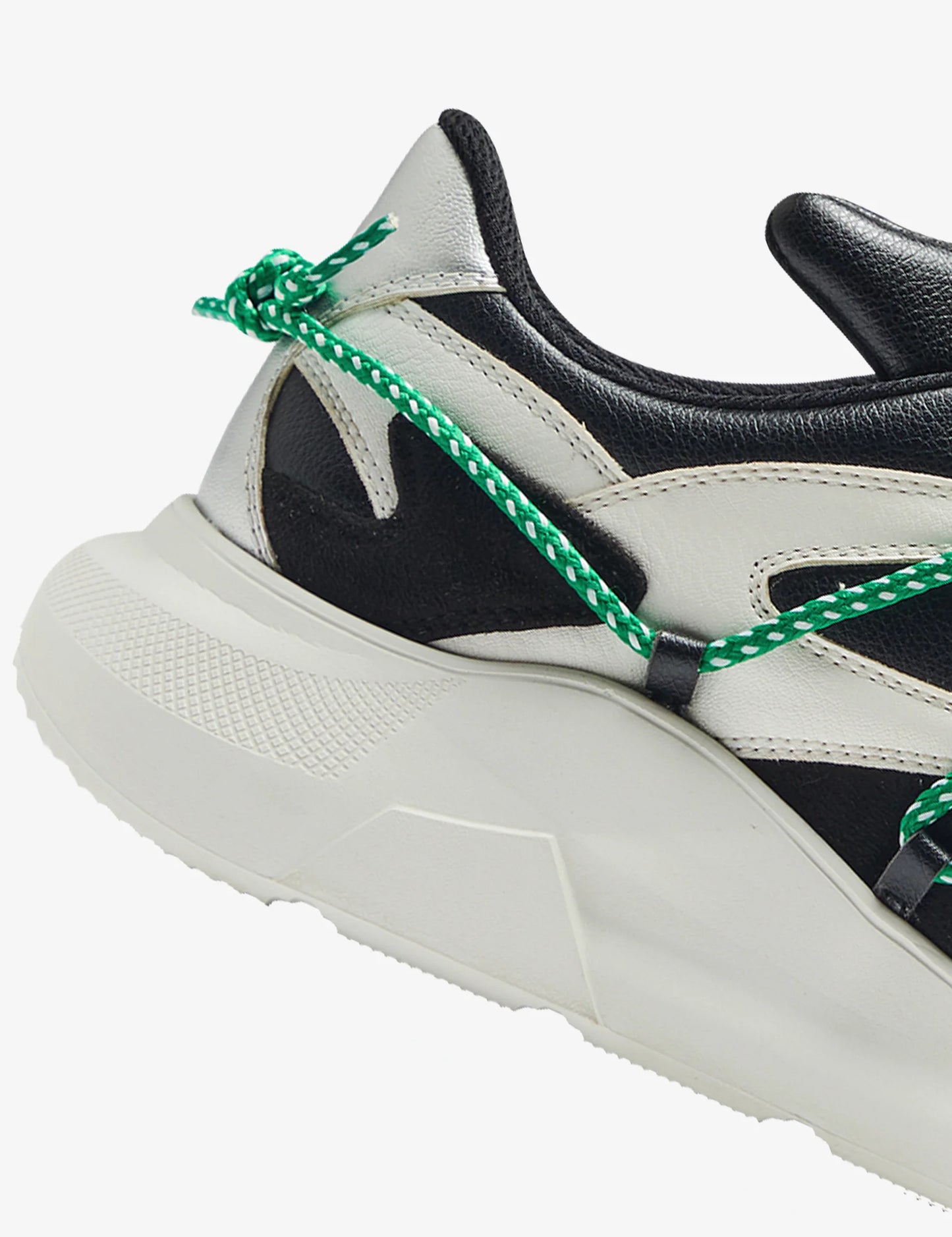 Breathable Black White Chunky Sneakers Comfortable Shoes for Everyday Wear