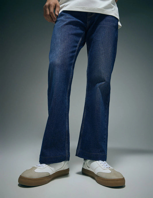 Fashionable Men Bruce Bootcut Fit Mid Rise Jeans with Relaxed Comfort