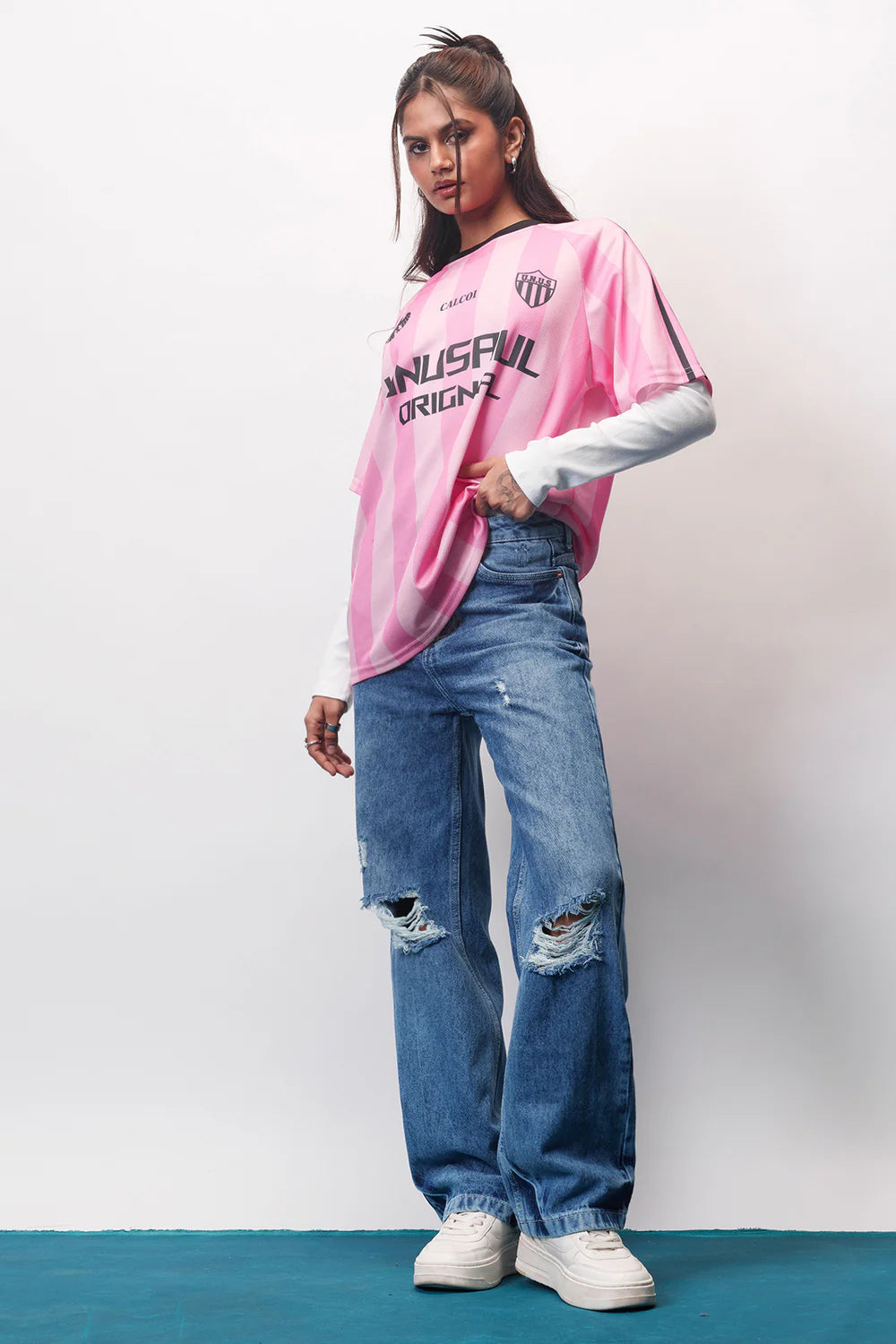 Everyday Wear Chill Blue Ripped Straight Denim Jeans for Women