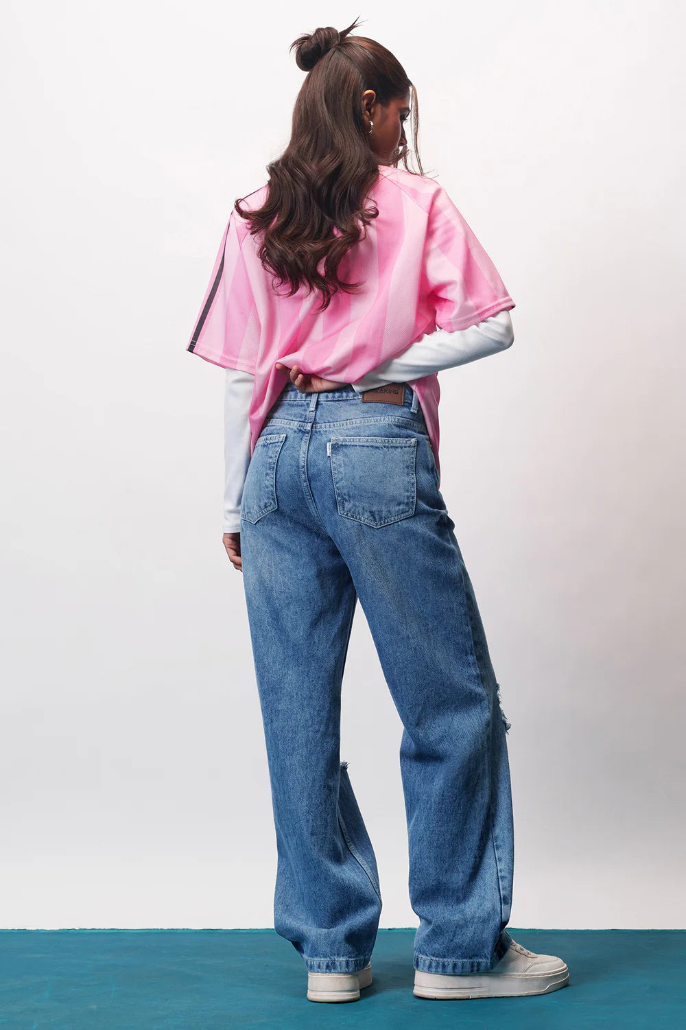 Everyday Wear Chill Blue Ripped Straight Denim Jeans for Women