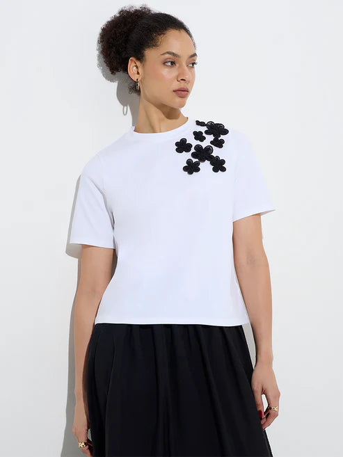 Loose Fit White Floral Applique Top Women’s Comfortable Summer Tee