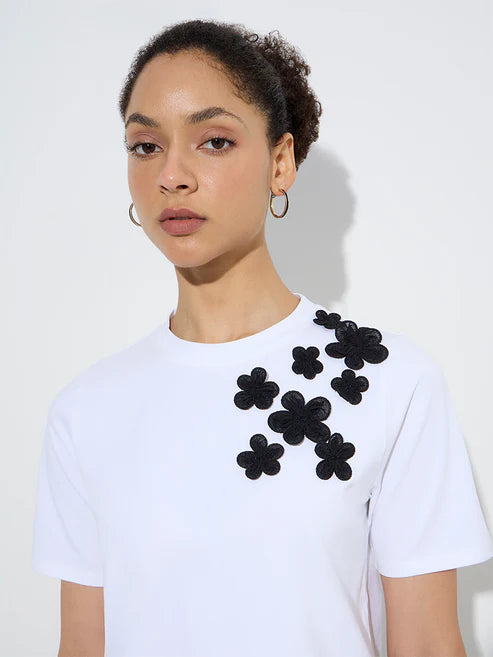Loose Fit White Floral Applique Top Women’s Comfortable Summer Tee