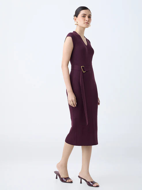 Elegant Wine Ribbed Bodycon Dress with Belt Comfortable Design Ideal for Cocktail Parties and Special Occasions