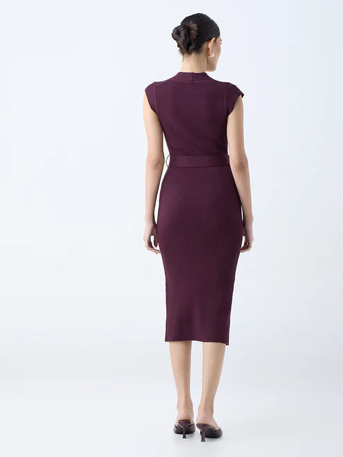 Elegant Wine Ribbed Bodycon Dress with Belt Comfortable Design Ideal for Cocktail Parties and Special Occasions
