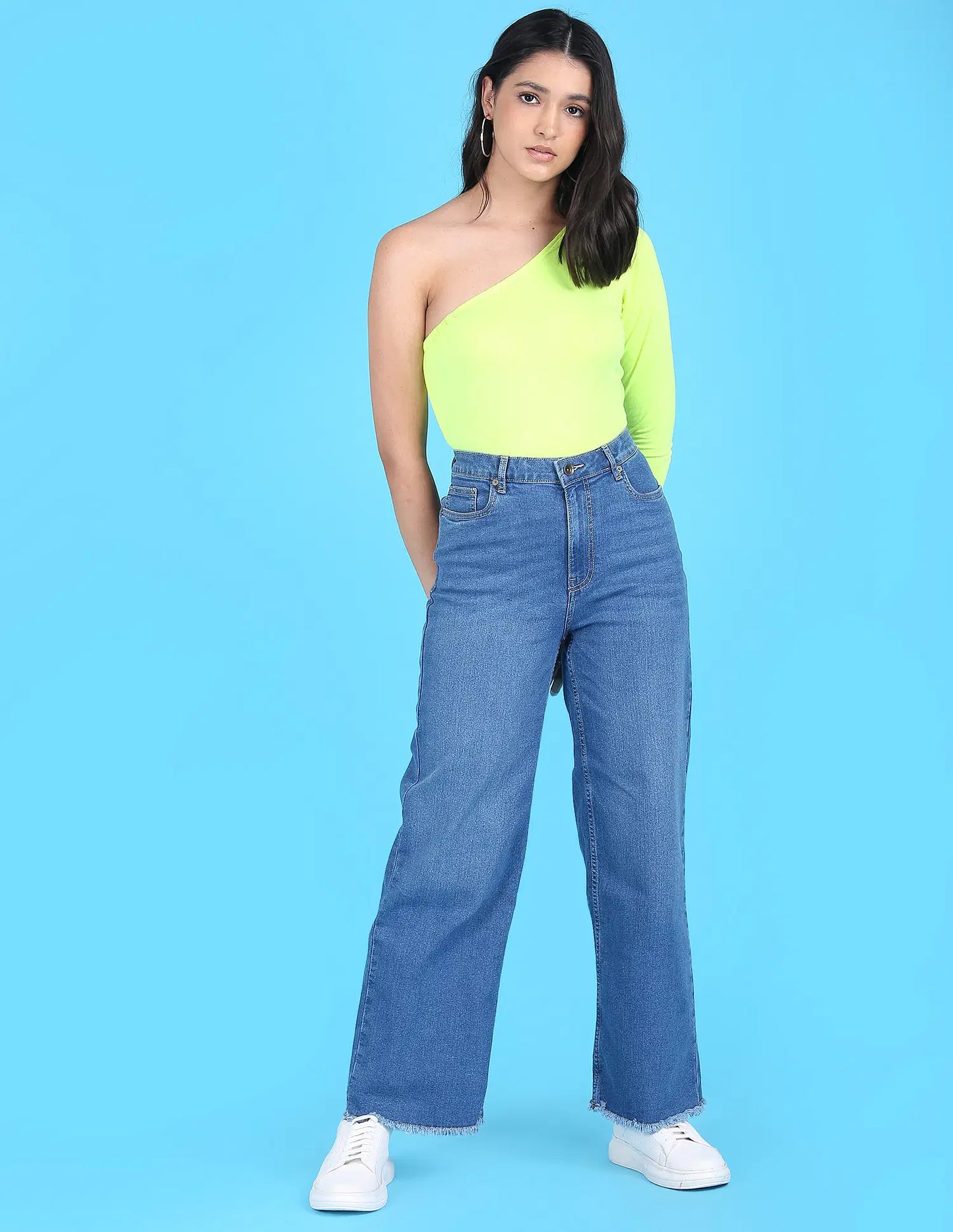 Relaxed Fit Women’s High Rise Wide Leg Jeans Perfect for Daily Street Style Outfits