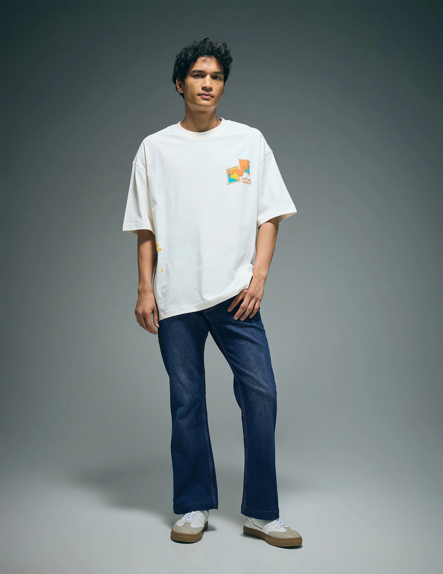 Fashionable Men Bruce Bootcut Fit Mid Rise Jeans with Relaxed Comfort