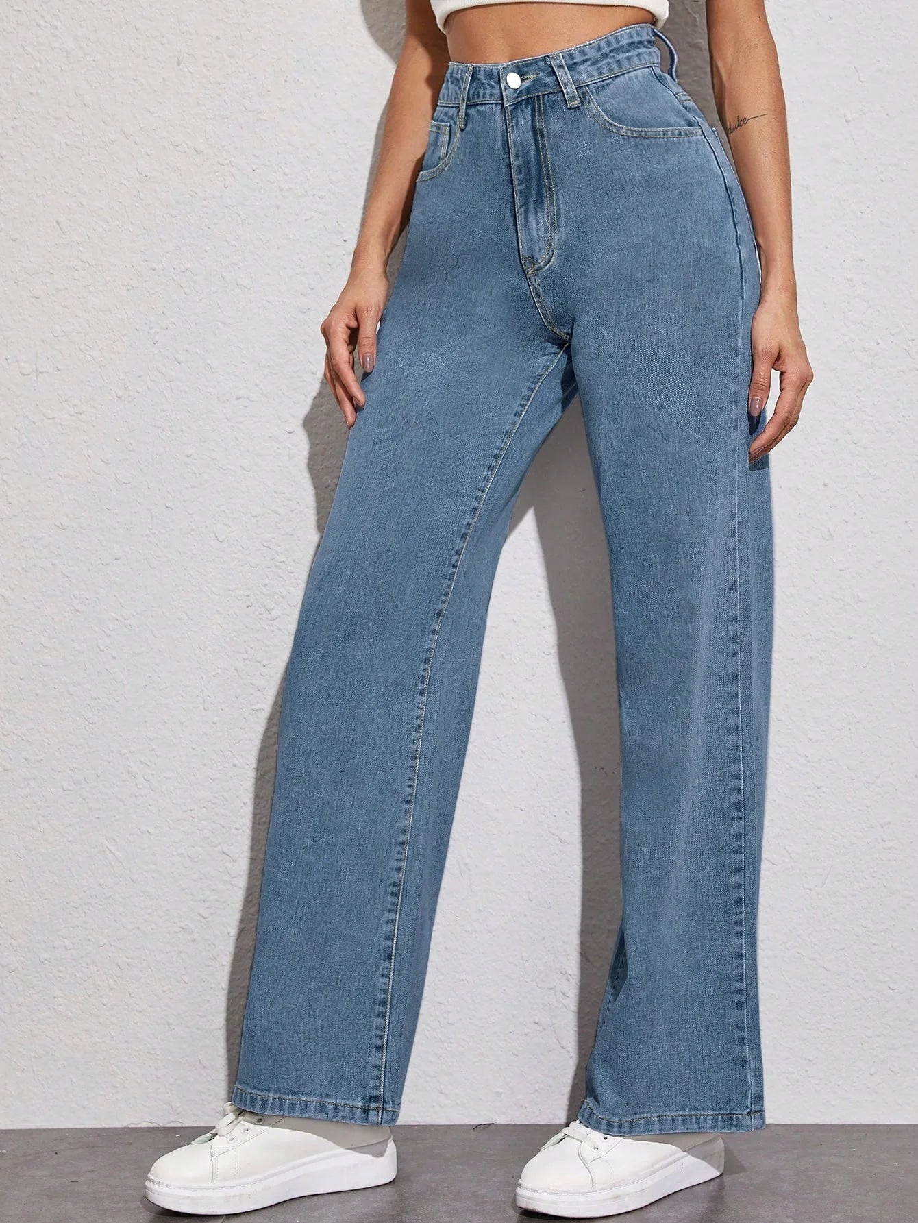 Relaxed Fit Blue Tinted Wide-Leg Jeans for Women with Comfortable Fabric