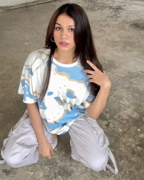 Stylish Oversized Casual T-Shirt with Wavy Print