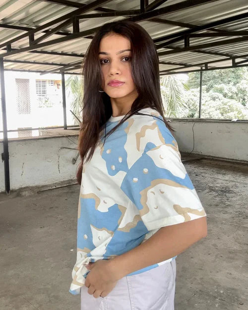 Stylish Oversized Casual T-Shirt with Wavy Print