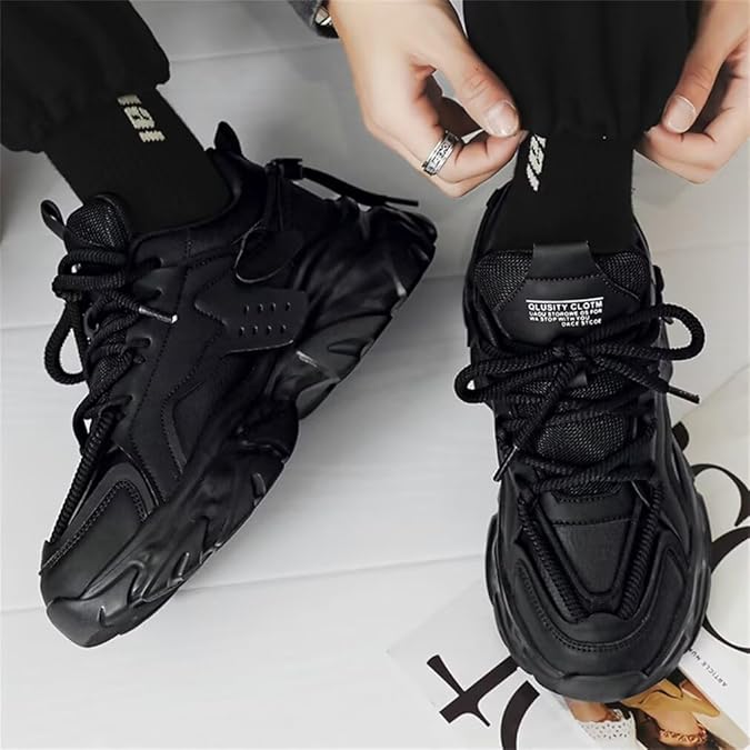 Modern Lightweight Sneakers for Men with Bold Design and All-Day Comfort for Casual and Streetwear Looks