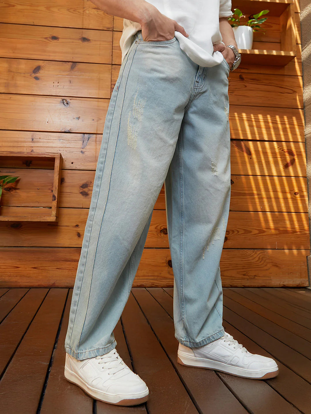 Modern Men’s Light Wash Baggy Denim Jeans Relaxed Fit Denim Perfect for Daily Outfits and Travel