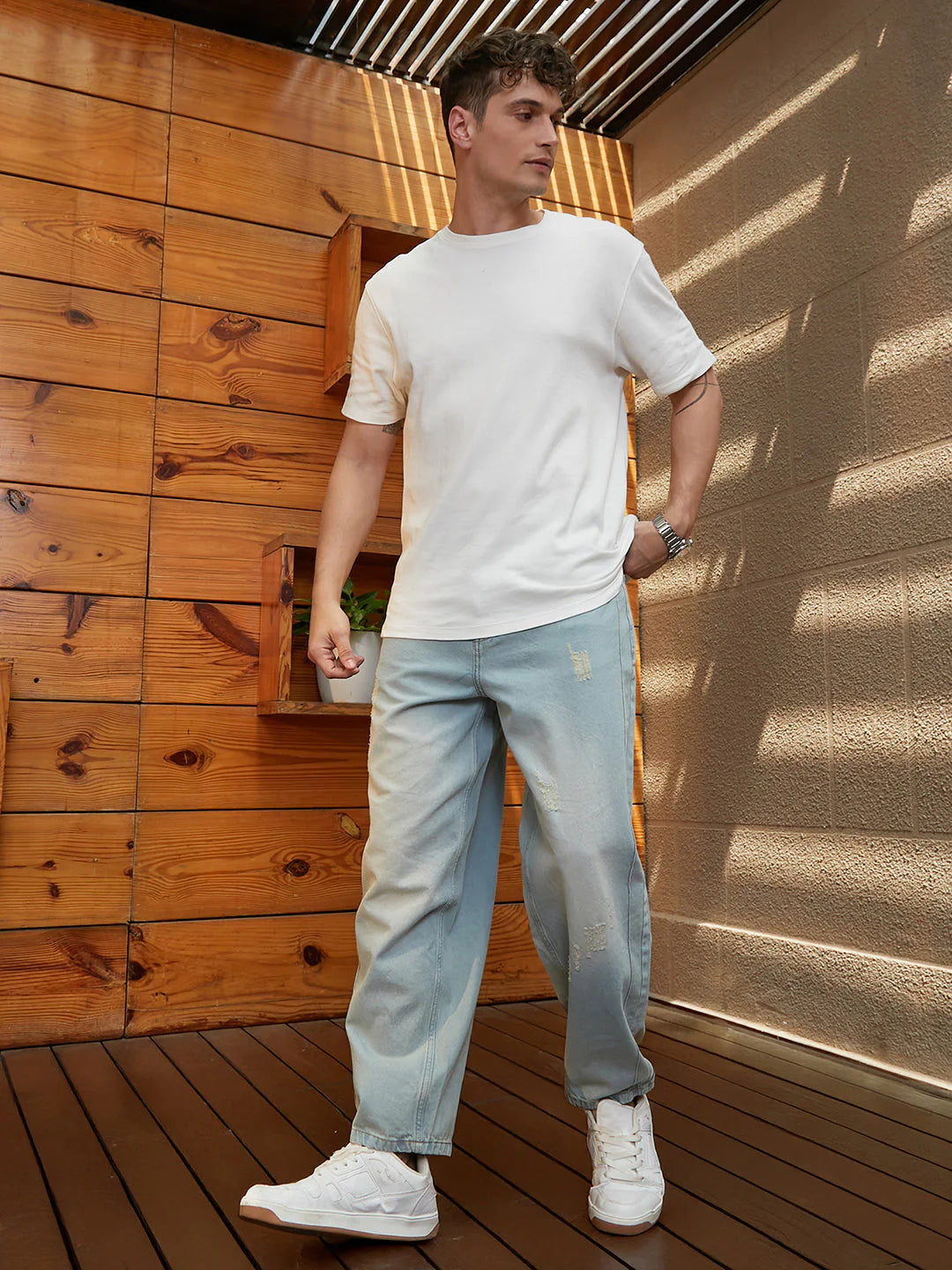 Modern Men’s Light Wash Baggy Denim Jeans Relaxed Fit Denim Perfect for Daily Outfits and Travel