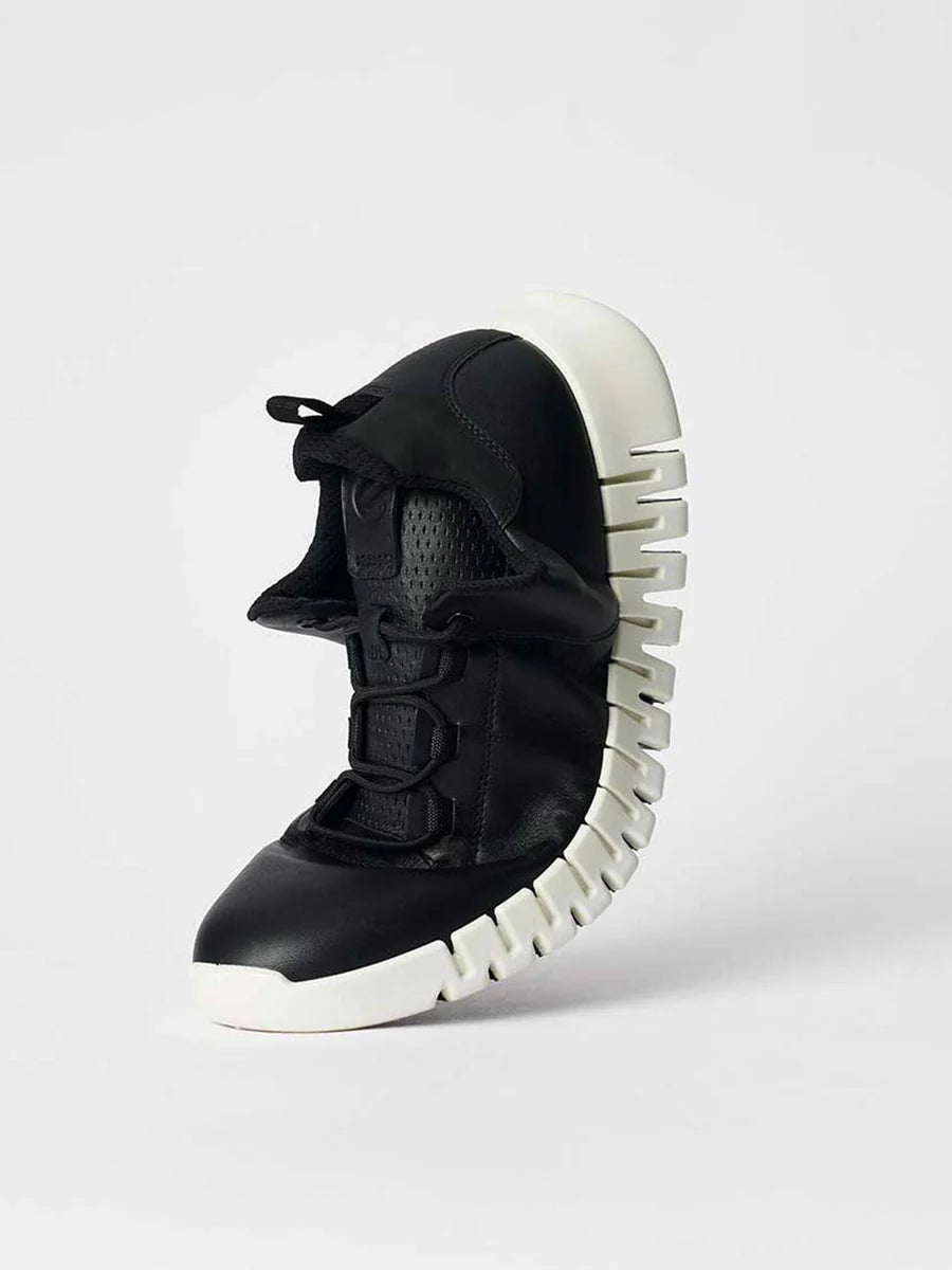 Comfortable Gruuv M Black Mens Sneakers with Breathable Insole