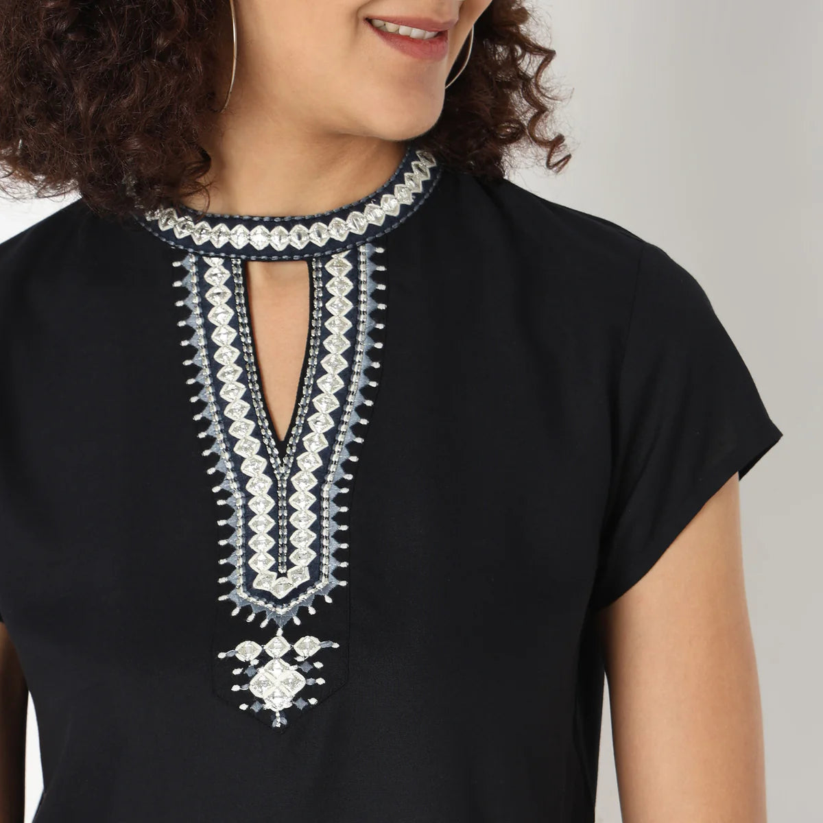 Lightweight Straight Fit Embroidered Crop Top for Stylish Casual Looks
