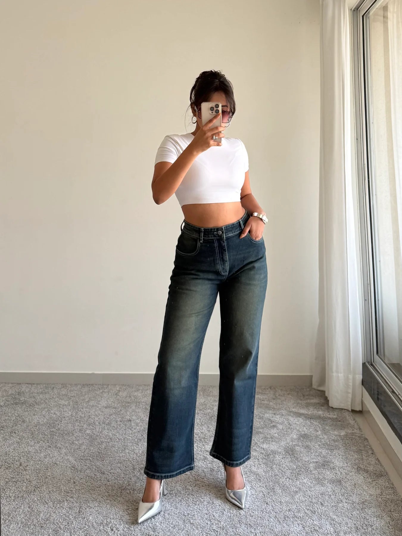 Fashionable Vintage Look Dirty Wash Jeans for Women