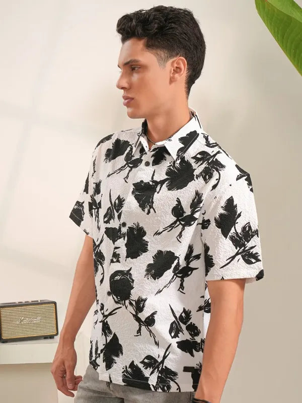 Fashionable Men’s White Oversized Shirt All-Over Print Perfect for Summer Outfits