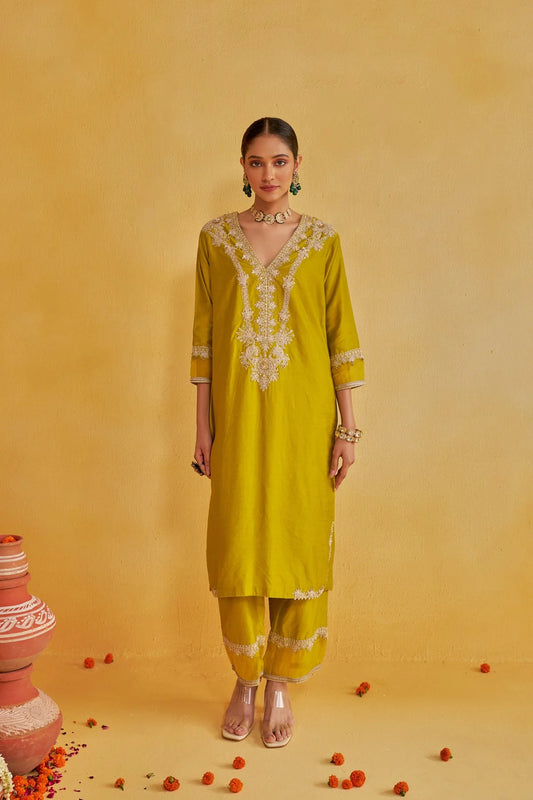 Stylish Women Kurta Set with Sequins Highlight – Festive & Wedding Wear Outfit