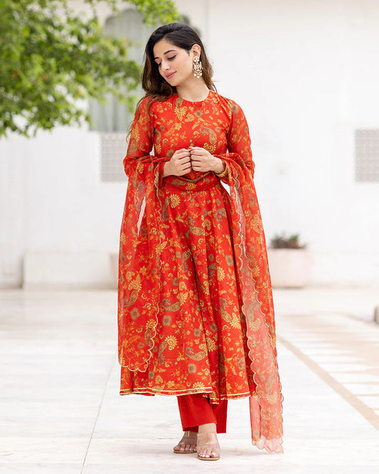 Contemporary Red Paisley Suit Set for Women with Stylish Design