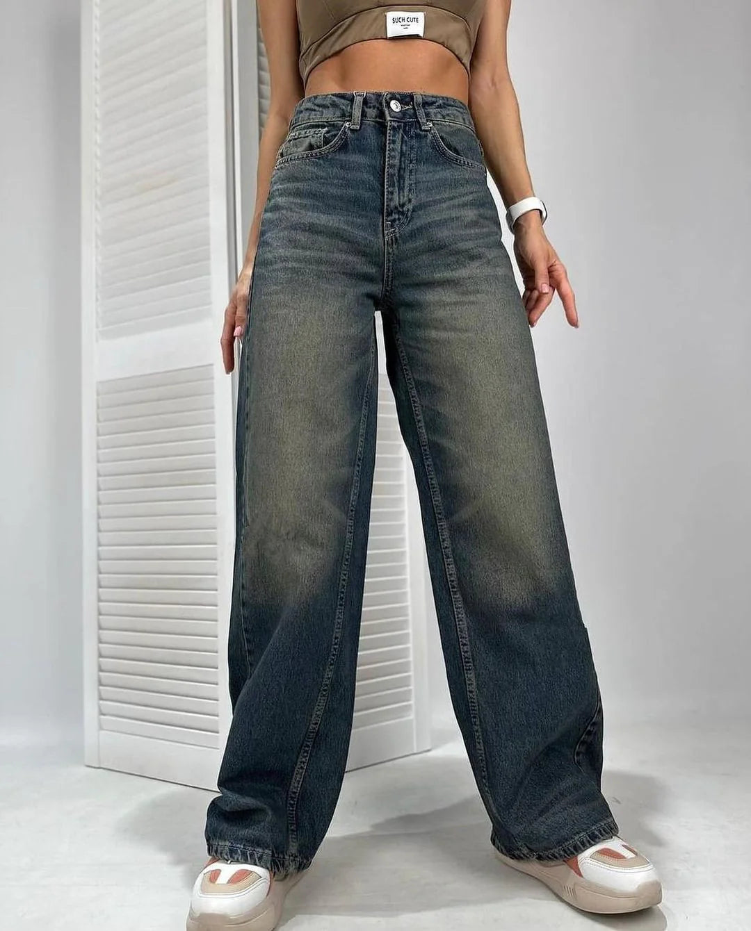 Fashionable Vintage Look Dirty Wash Jeans for Women