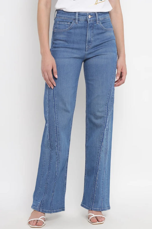 Sleek Faith Straight Fit Jeans with Durable Fabric and Modern Design