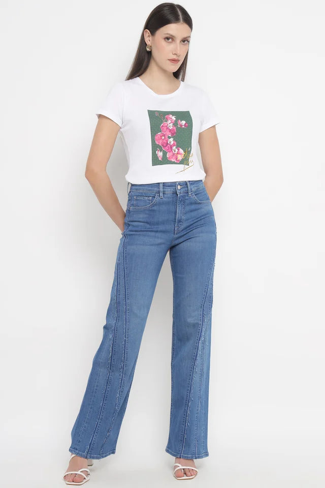 Sleek Faith Straight Fit Jeans with Durable Fabric and Modern Design