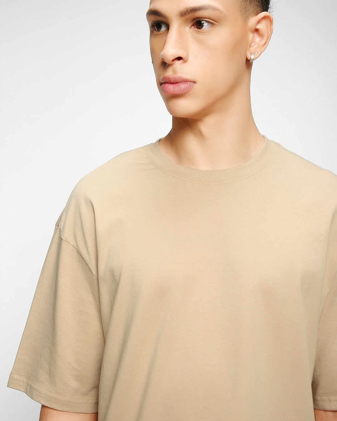 Relaxed Fit Men’s Oversized Brown Tee Crafted for Comfort and Style