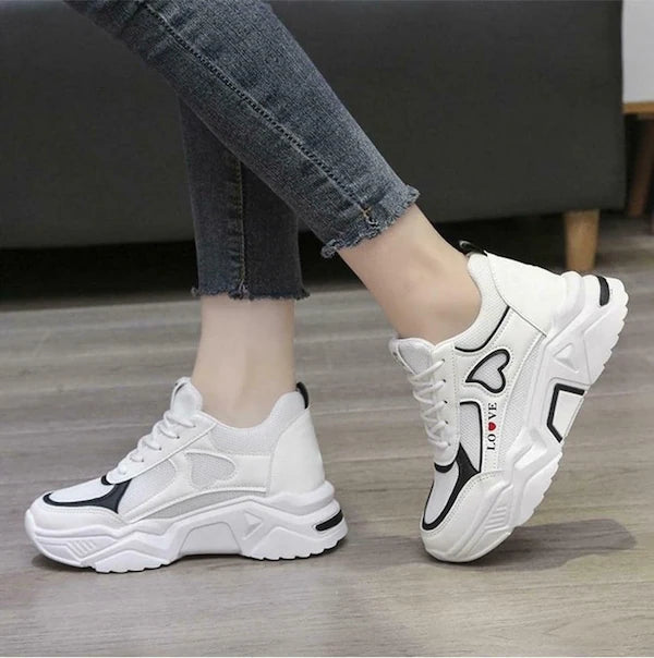 Trendy Women’s White Casual Sneakers Comfortable Stylish Daily Wear Shoes