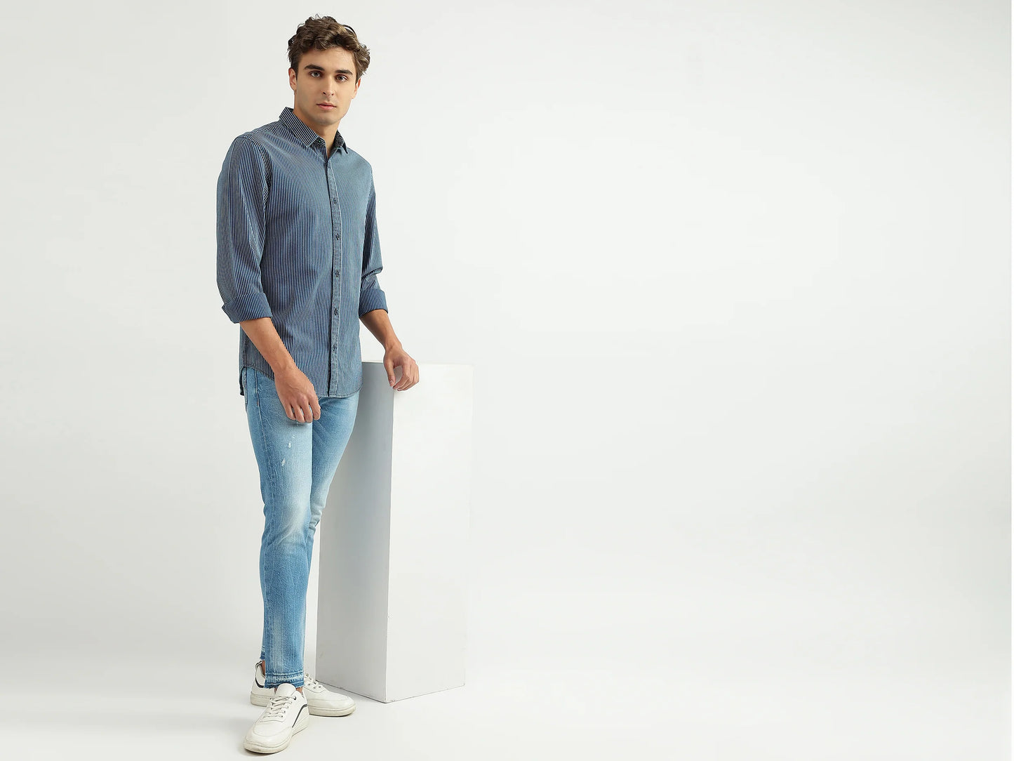 Comfortable Men Solid Low Crotch Jeans with Relaxed Silhouette