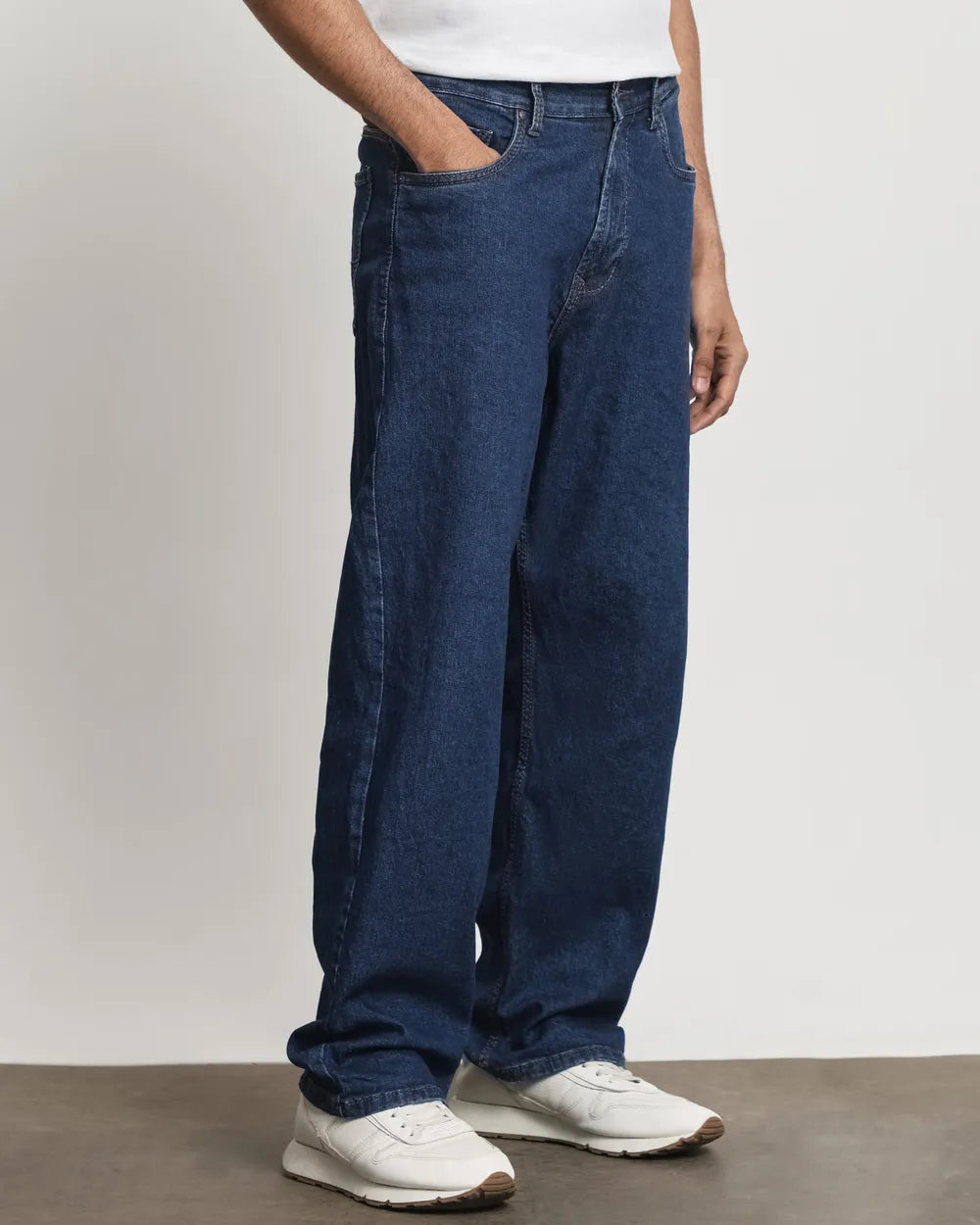 Fashionable Men’s Raw Indigo Ultra Loose Fit Originals Jeans Relaxed Stylish Denim for All-Day Comfort and Versatility